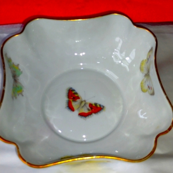 Limoges bowl elegant butterflies in flight Other - LIMOGES France B & Co.; L. Bernardaud & Co. Limoges Celebrate 🥂
